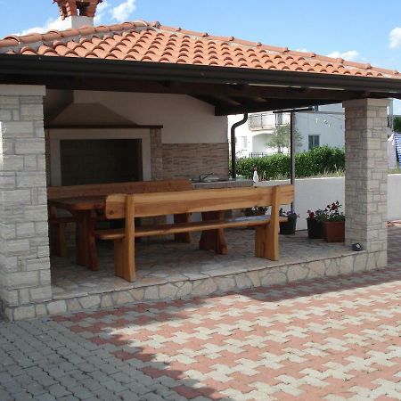 Guesthouse Pejo Porec Esterno foto