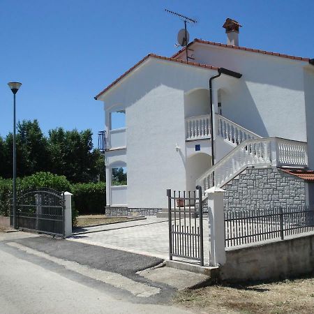 Guesthouse Pejo Porec Esterno foto