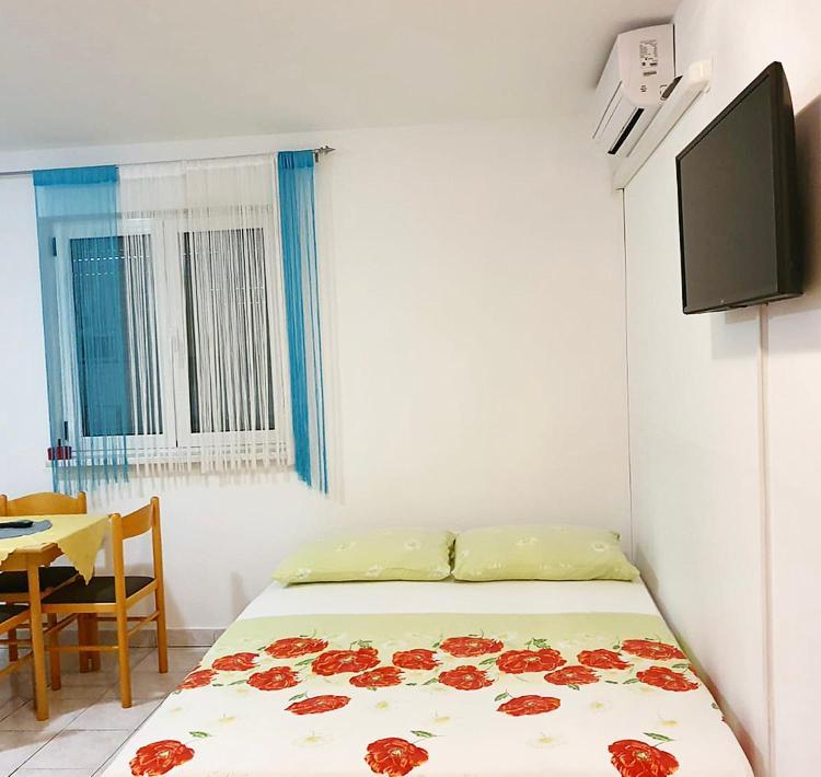 Guesthouse Pejo Porec Esterno foto