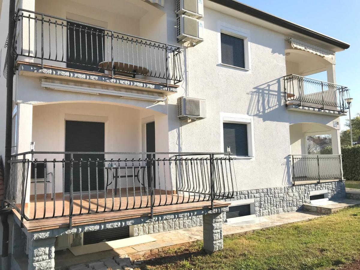 Guesthouse Pejo Porec Esterno foto