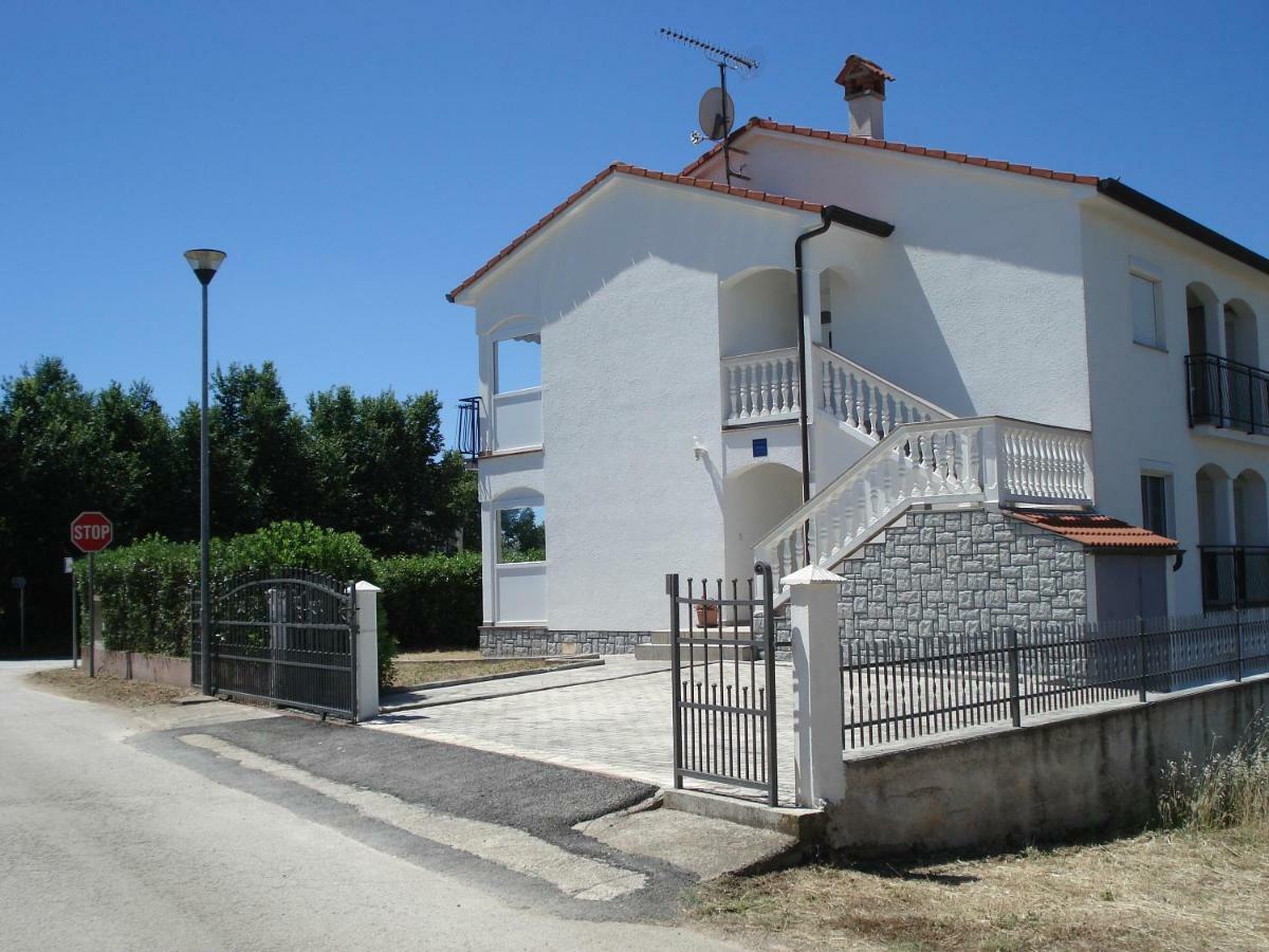 Guesthouse Pejo Porec Esterno foto