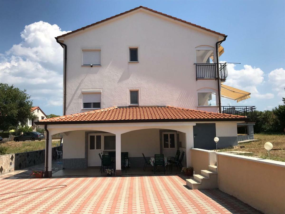 Guesthouse Pejo Porec Esterno foto