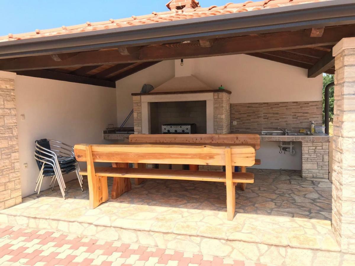 Guesthouse Pejo Porec Esterno foto